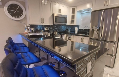Vancouver South Apartment | Sunset Mews Luxurious 3 Bed Townhouse