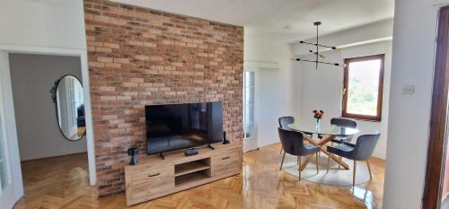 Northeastern Region Apartment | Sunset