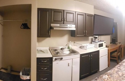 Fort Macleod Hotel | Sunset Motel