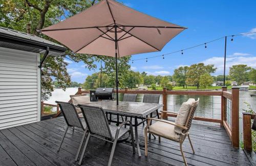 Wyatt House | Sunset Point - Spacious 4-bedroom house in Elkhart with WiFi, AC, Swim Spa