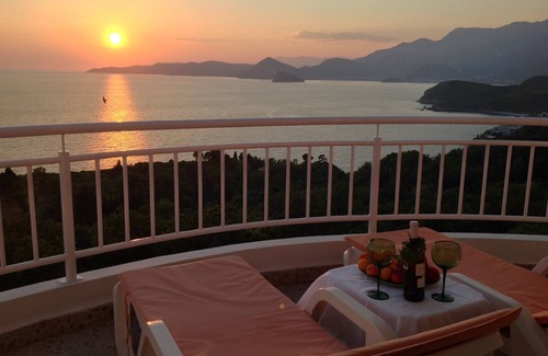 Krstac Apartment | SUNSET RESIDENCE - Luxury Penthouse Suite with Sea View