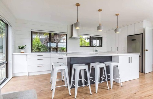 Omiha House | Sunset Sanctuary | Stay Waiheke