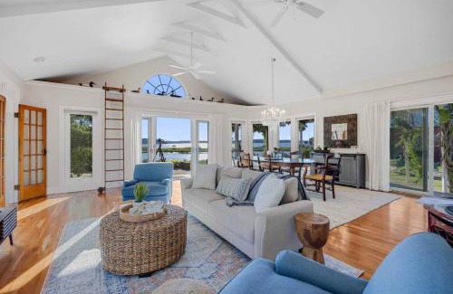 Hillsmere House | Sunset Serenity