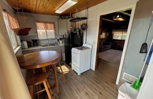 Clare Cottage | Sunset Shores #4- Fishing : Plan Your Perfect Summer at Fishing Cottage!