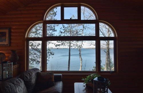 Hayward House | Sunset Shores Retreat Condo