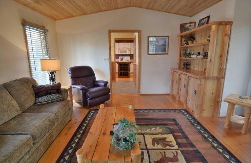 Hayward House | Sunset Shores Retreat Condo
