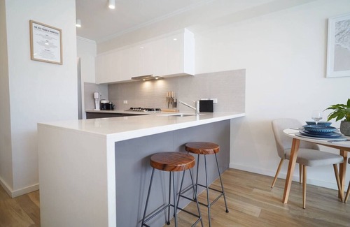 Scarborough Apartment | Sunset Summit :Super stylish w/Ocean views!
