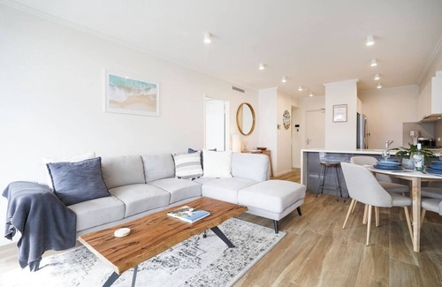 Scarborough Apartment | Sunset Summit :Super stylish w/Ocean views!