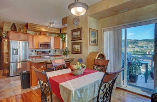 North End Apartment | Sunset Views Getaway