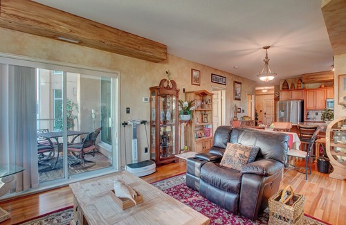 North End Apartment | Sunset Views Getaway