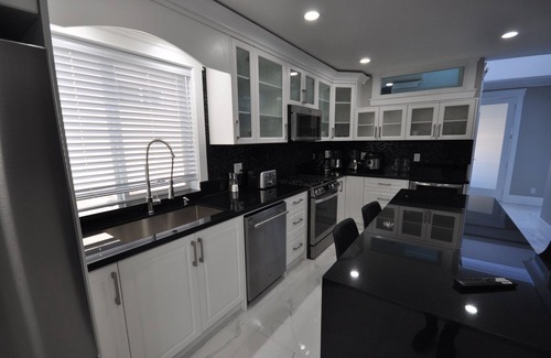 Sunset Apartment | Sunset Views Luxury 4 Bedroom Castle Home
