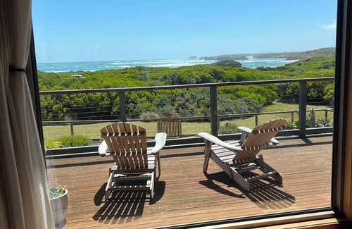 Peterborough House | Sunsets on Martyrs - Coastal LuxuryBeach House