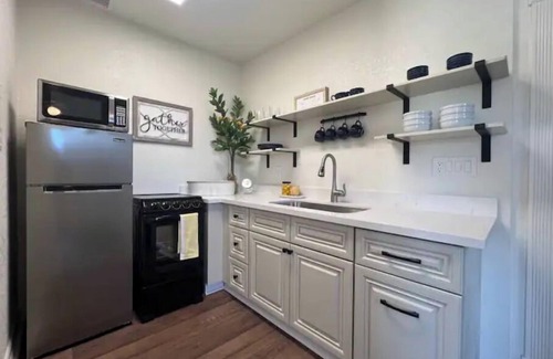 Mesa Apartment | Sunsets & Shows! Gorgeous, Private 1 BR Listing!