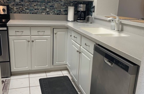 St. Petersburg Condo | SUNSETS SUNSETS! 10% for full week stays May-November!