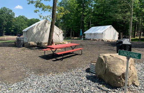 Circleville RV Rental | Sunshine- -Best glamping experience, Middletown ny