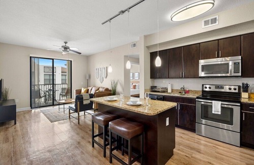 Carver City - Lincoln Gardens Apartment | Sunshine Oasis 2/2 King Salt Htd Pool
