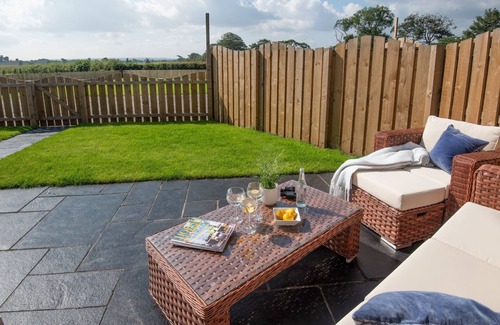 Berwick-upon-Tweed Cottage | SUNWICK COTTAGE - A spacious immaculate 3 bedroom pet friendly cottage near Berwick-Upon-Tweed