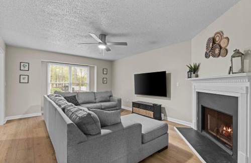 Watkinsville House | Sunwoven Townhouse half a mile to downtown!