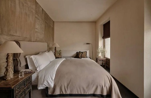Deqen County Hotel | Sunyata