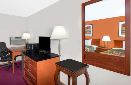 Algona Hotel | Super 8 by Wyndham Algona