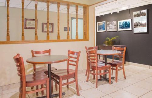Appomattox Hotel | Super 8 by Wyndham Appomattox VA