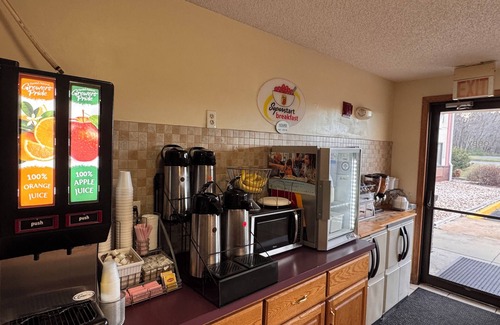 Appomattox Hotel | Super 8 by Wyndham Appomattox VA