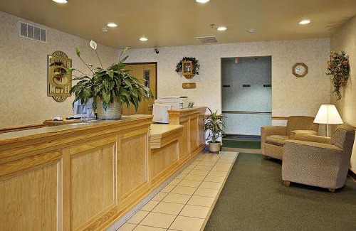 Ava Hotel | Super 8 by Wyndham Ava
