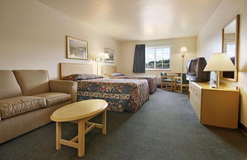 Ava Hotel | Super 8 by Wyndham Ava