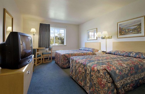 Ava Hotel | Super 8 by Wyndham Ava
