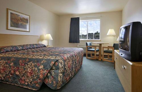Ava Hotel | Super 8 by Wyndham Ava