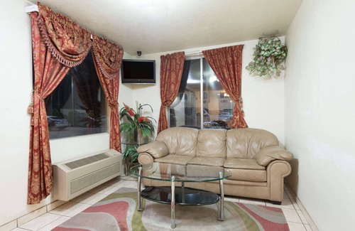 Bernalillo Hotel | Super 8 by Wyndham Bernalillo