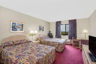 Bethany Hotel | Super 8 by Wyndham Bethany MO