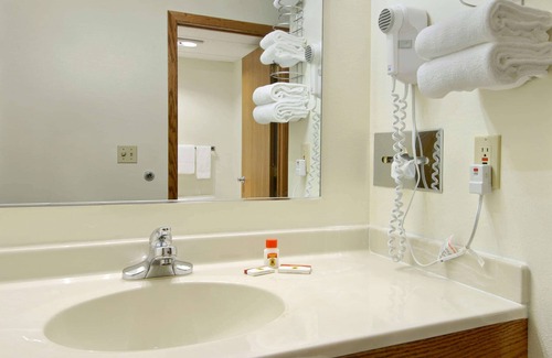 Chillicothe Hotel | Super 8 by Wyndham Chillicothe