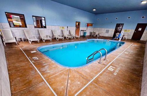 Cloverdale Hotel | Super 8 by Wyndham Cloverdale IN