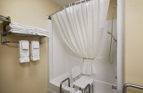 Columbia City Hotel | Super 8 by Wyndham Columbia City