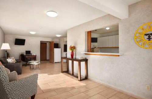 Concordia Hotel | Super 8 by Wyndham Concordia