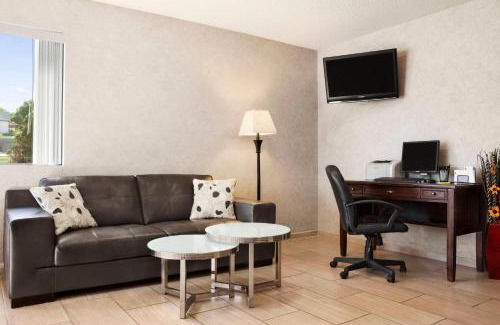 Concordia Hotel | Super 8 by Wyndham Concordia