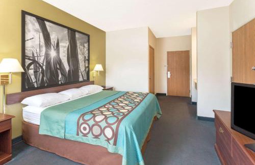 Cresco Hotel | Super 8 by Wyndham Cresco IA
