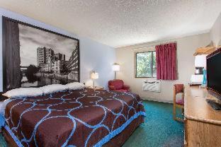 Farmville Hotel | Super 8 by Wyndham Farmville