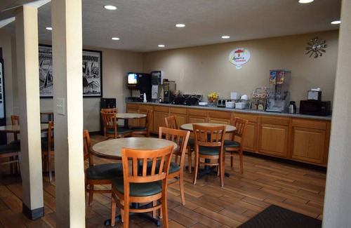 Fort Chiswell Hotel | Super 8 by Wyndham Fort Chiswell/Wytheville Area