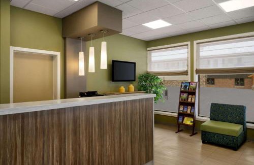 Hearst Hotel | Super 8 by Wyndham Hearst ON