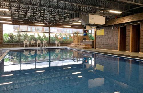 Hearst Hotel | Super 8 by Wyndham Hearst ON