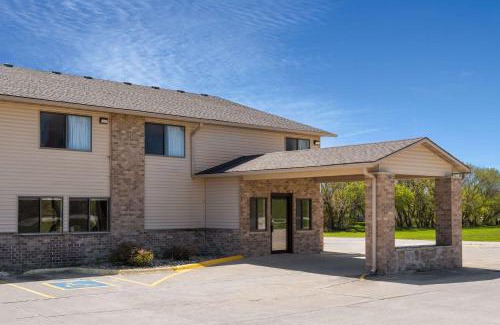 Humboldt Hotel | Super 8 by Wyndham Humboldt