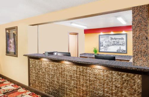 Jacksonville Hotel | Super 8 by Wyndham Jacksonville