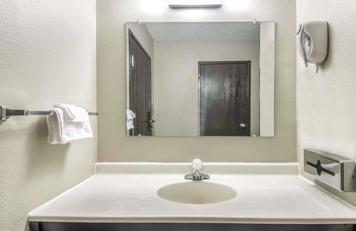 Kimball Hotel | Super 8 by Wyndham Kimball