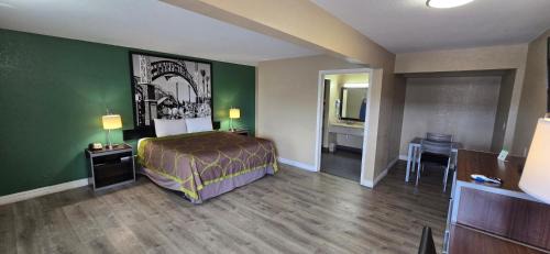 Kingsville Hotel | Super 8 by Wyndham Kingsville