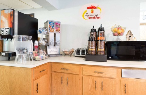 LaVale Hotel | Super 8 by Wyndham La Vale/Cumberland Area