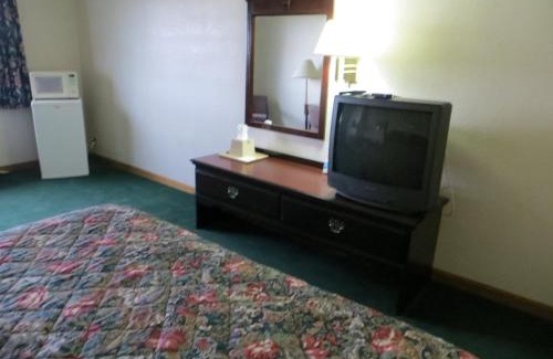 McLean Hotel | Super 8 by Wyndham McLean/Bloomington SW