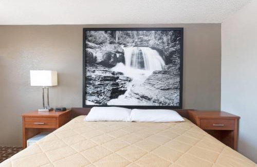 Miles City Hotel | Super 8 by Wyndham Miles City