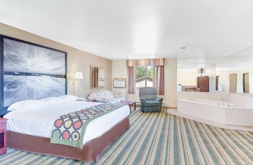 Mitchell Hotel | Super 8 by Wyndham Mitchell